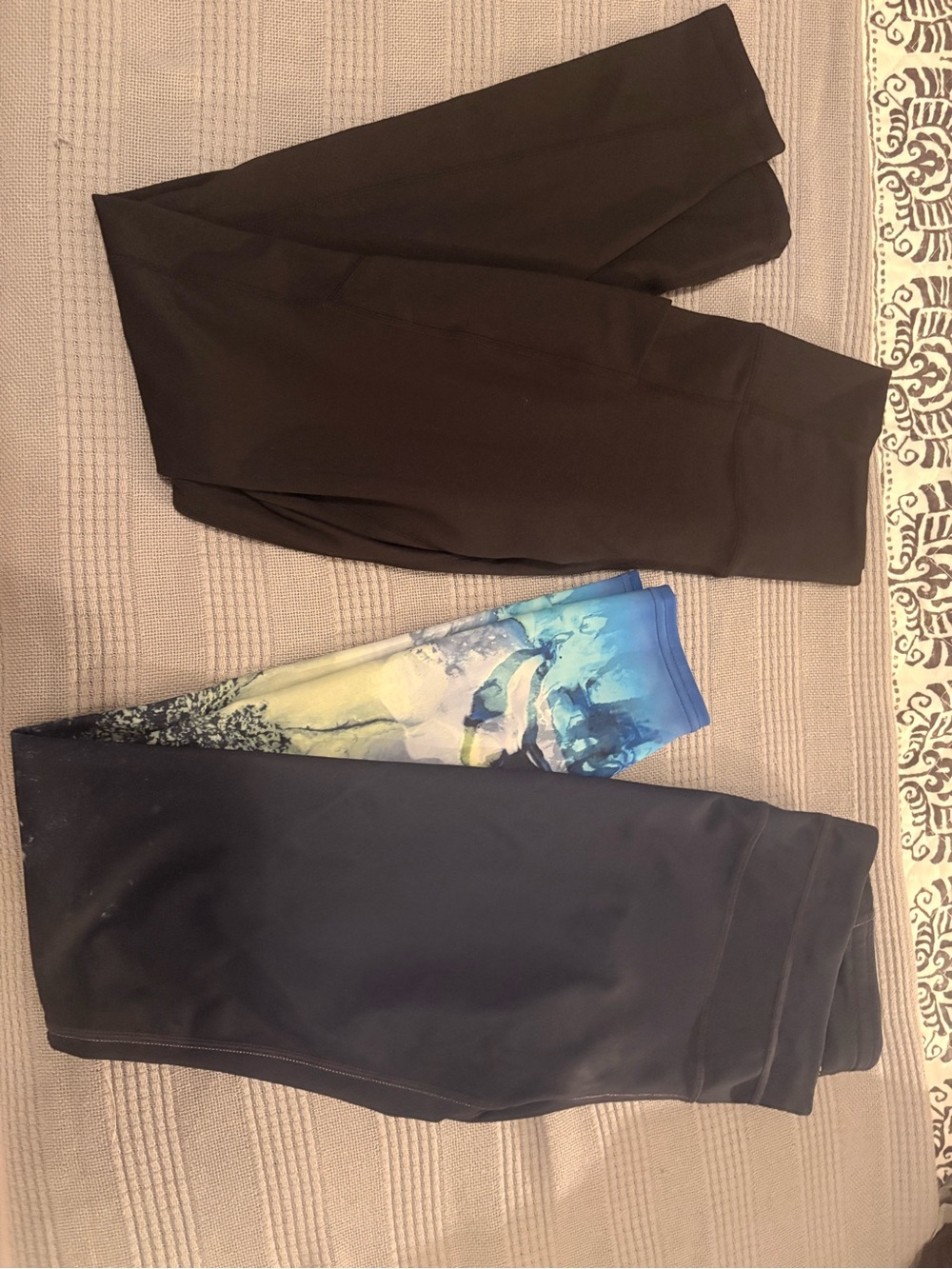 Women’s Fabletics leggings
